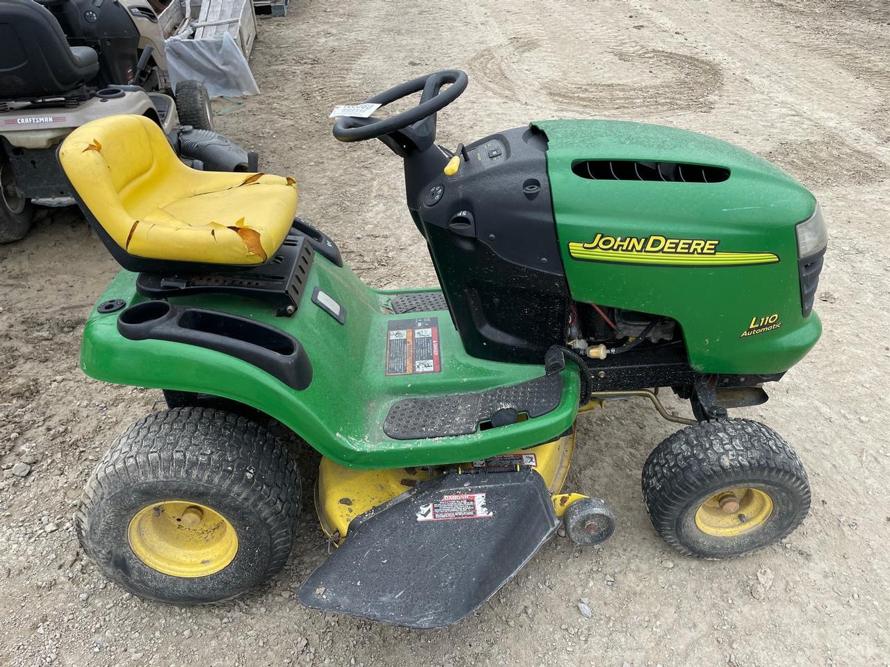 John Deere L110 Lawn Mower