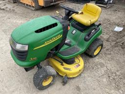 John Deere L110 Lawn Mower