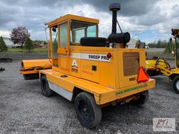 Leeboy Rosco Sweep Pro, self propelled sweeper, cab, heat, diesel, water system, AC, 2169 hours