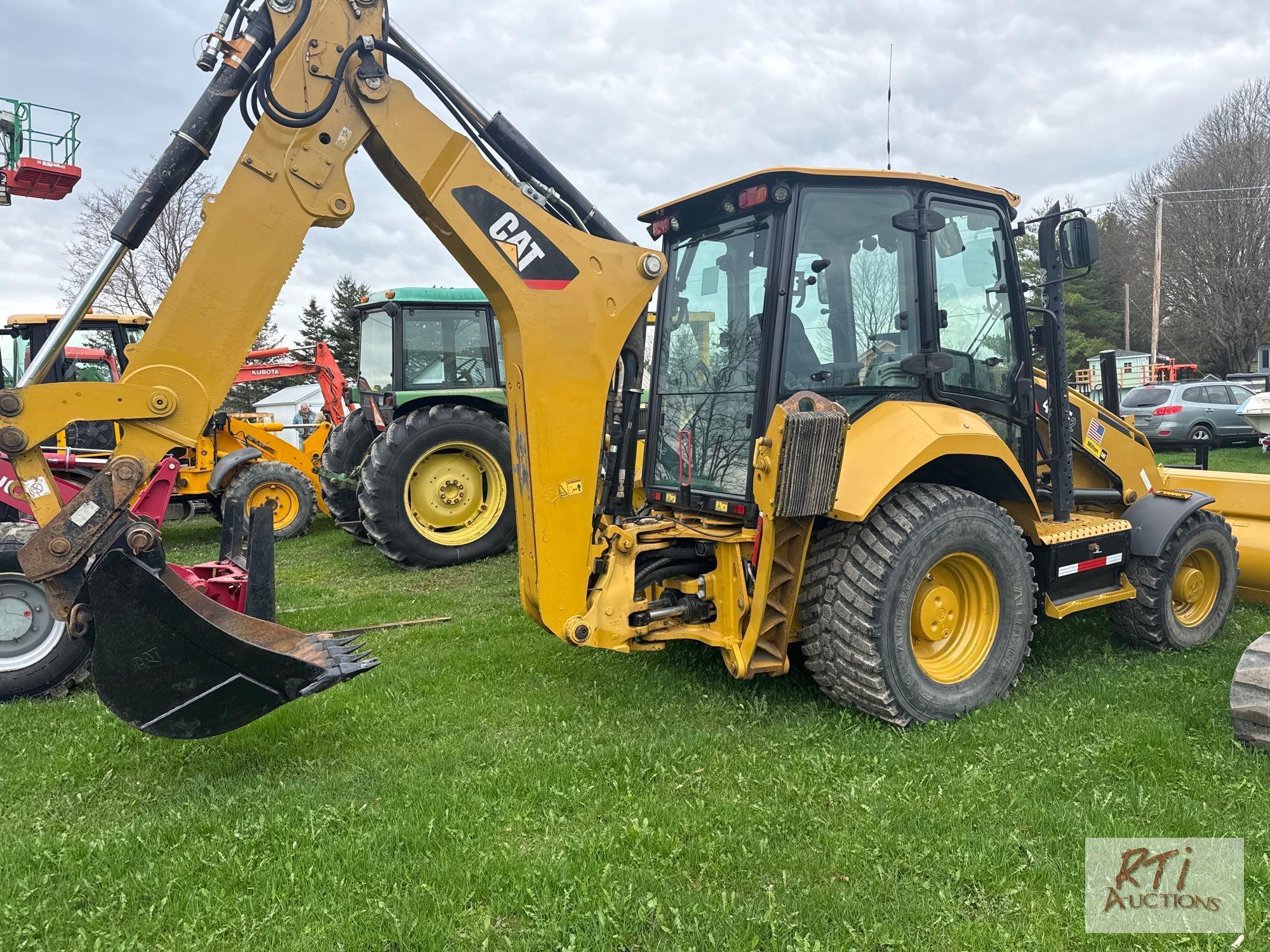 Cat 420F2 tractor-loader-backhoe, cab, heat, A/C, extend-a-hoe, coupler, 3485 hrs - Municipal