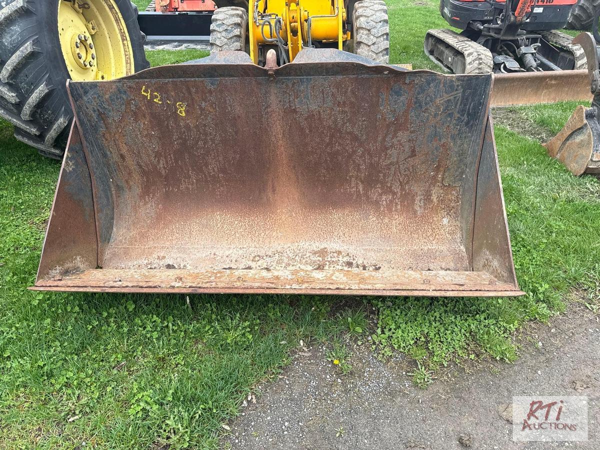 MP bucket fits on JCB mini loader