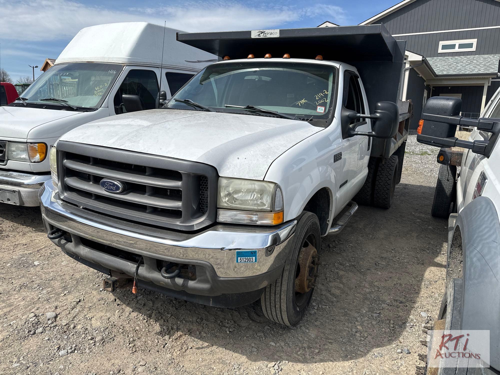 2002 Ford F550 1 ton dump, steel body, standard transmission, A/C, Diesel, 73,944 mi.,