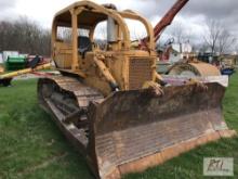 Dresser TD15C crawler tractor, straight tilt blade