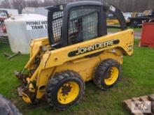 John Deere 250 skid steer loader, cab, foot control, John Deere diesel engine, 4544 hrs