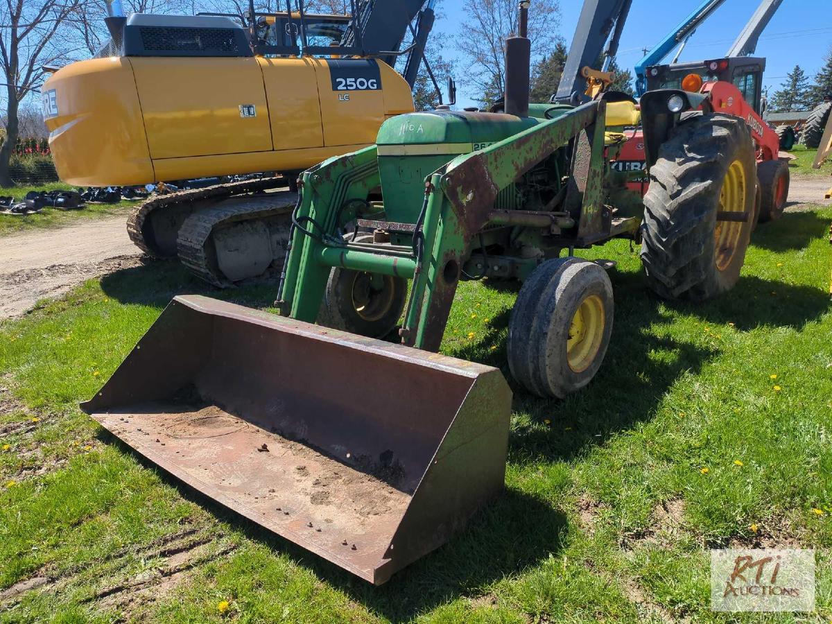 John Deere 2640 tractor with loader, rides and drives, runs okay, no 3 pt hitch