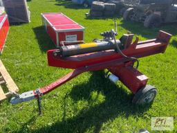 Farm & Family Center wood splitter with Briggs & Stratton 5hp engine