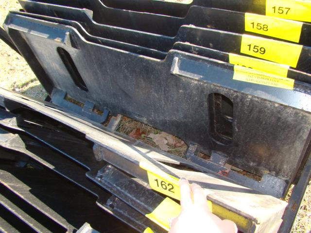 SKID STEER ADAPTER PLATES