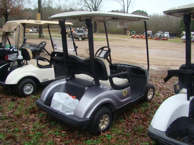 2009 YAMAHA 4 GOLF CART WITH CHARGER