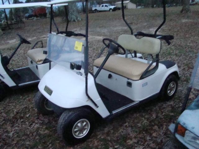 E ZGO ELECTRIC GOLF CART W/ AUTO CHARGER