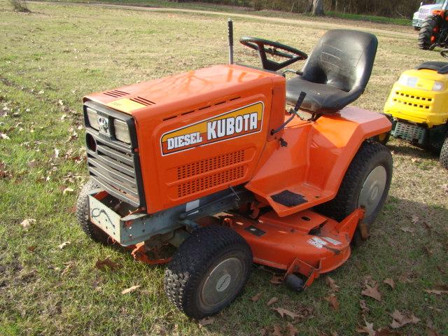 KUBOTA LAWN TRACTOR