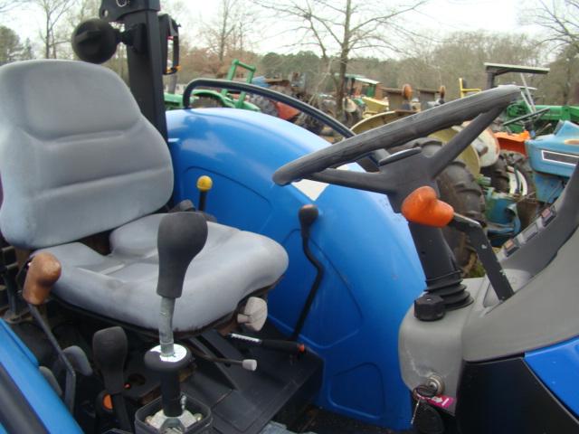 NEW HOLLAND TN70 TRACTOR