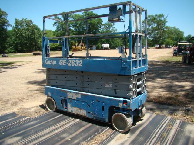 GENIE SCISSOR LIFT