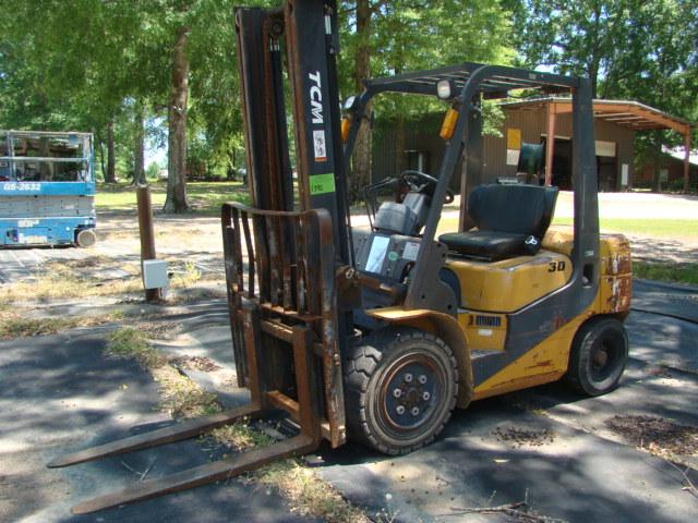 TCM FHG30T76 IND TK FORKLIFT