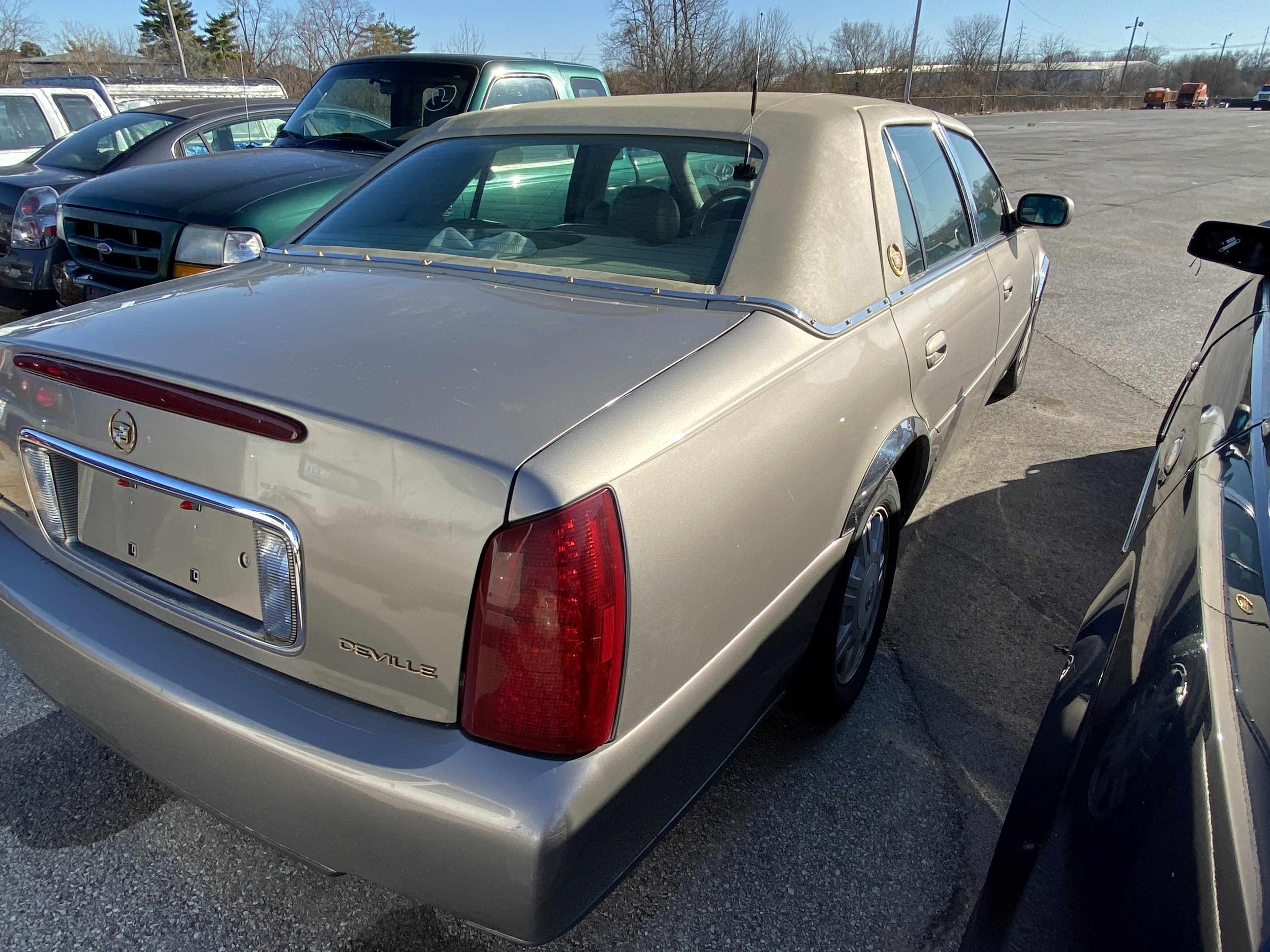 2003 Cadillac Deville with Bill of Sale Tow# 94552 Item 11
