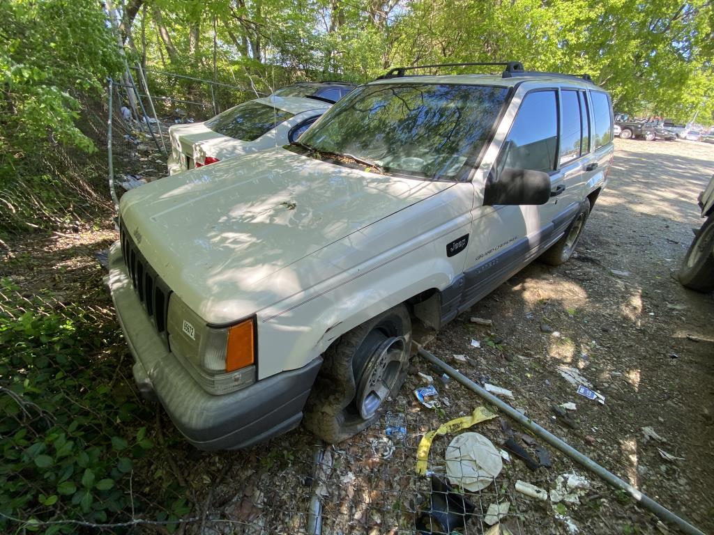 1997 JEEP GRAND CHEROKEE WHI Tow# 95672