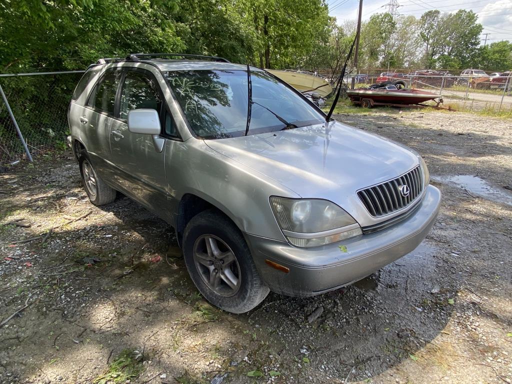 1999 Lexus RX300 Tow# 99138