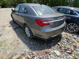 2013 Chrysler 200 Sedan Tow#?