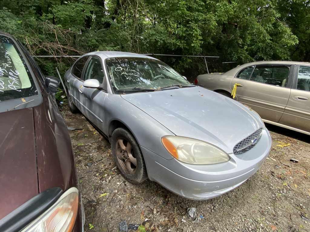 2002  FORD  TAURUS   Tow# 100294