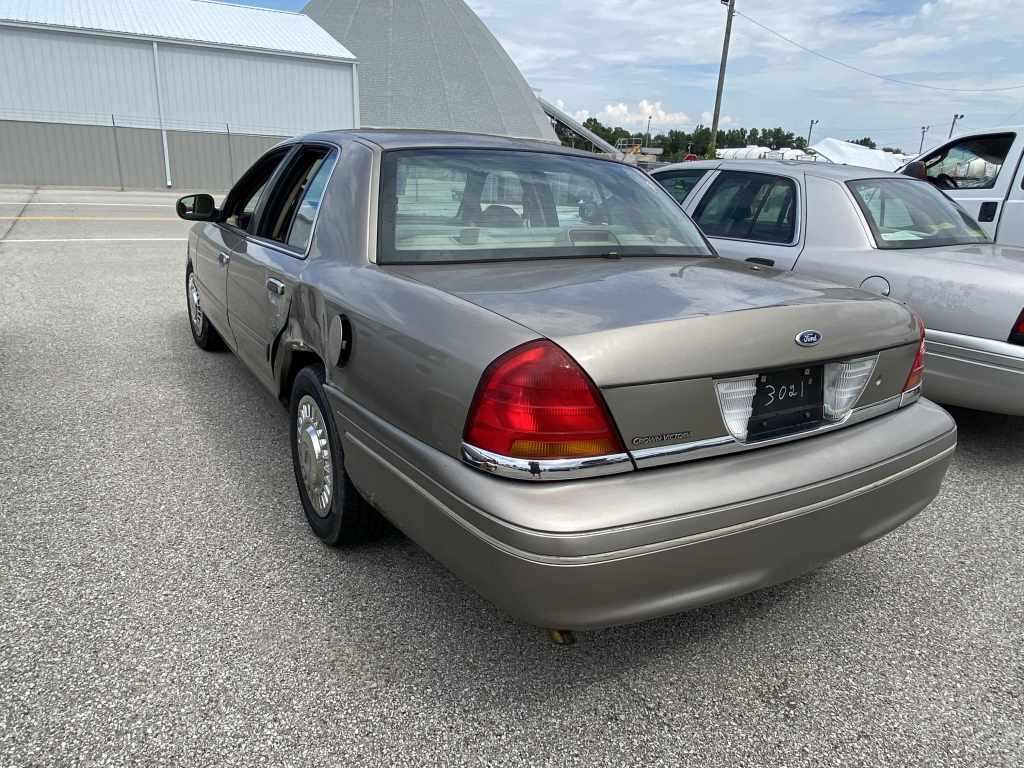 2001 FORD CROWN VIC