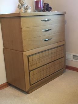 CAVALIER Bedroom Suit Set.  Mid Century MCM Headboard Footboard Chest, Dresser with mirror.