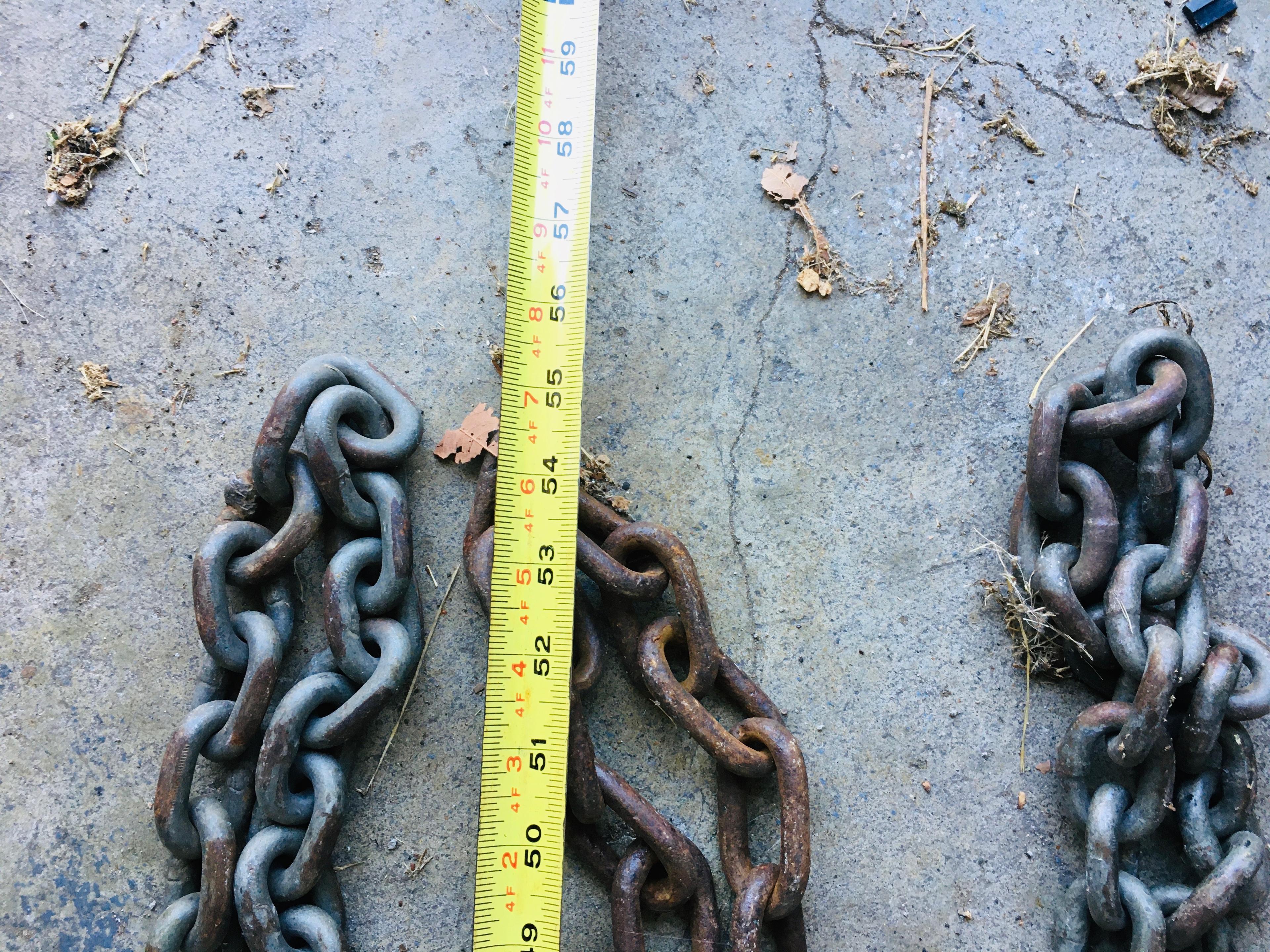 Come-along winch and 4 chains with hooks