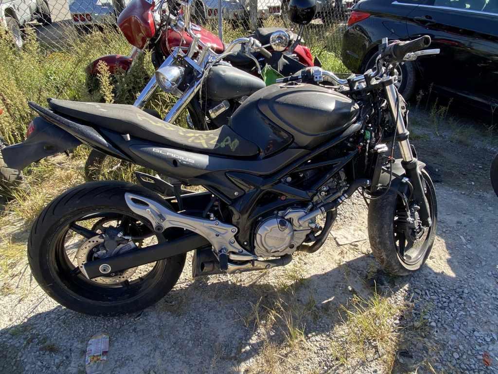 Suzuki Gladius Motorcycle Tow# 94005?