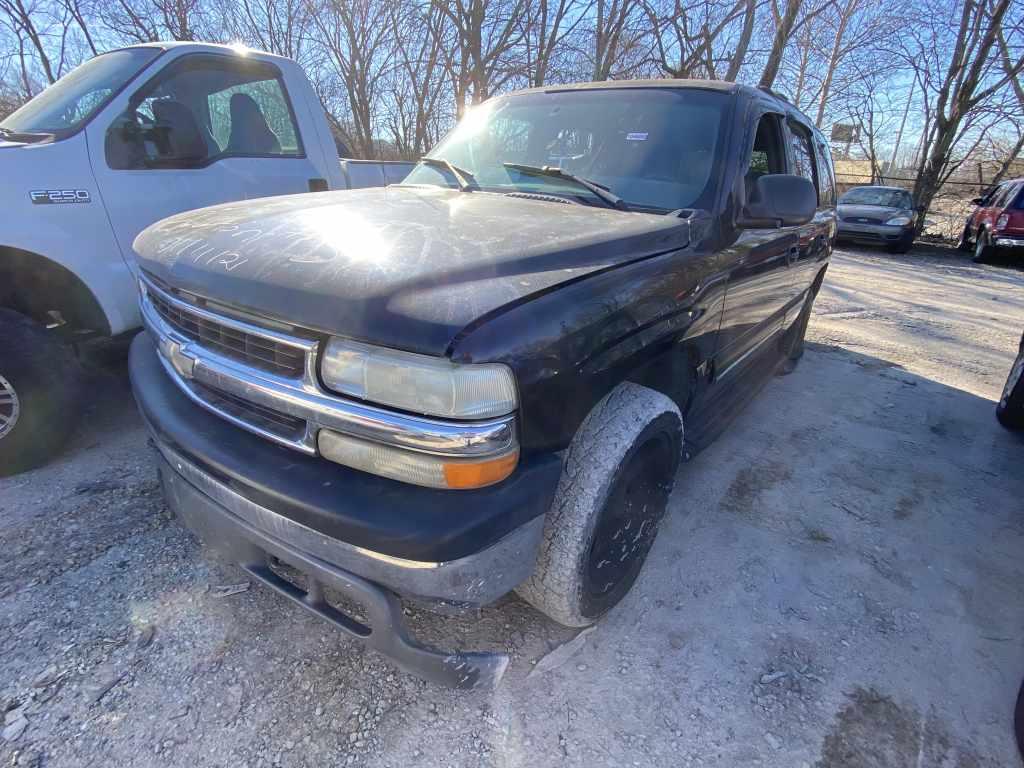 2001  CHEVY  TAHOE   Tow# 104688