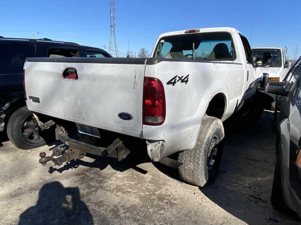 2001  FORD  F250   Tow# 104742