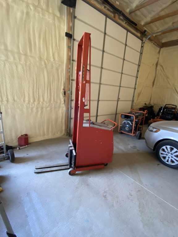 Wesco Industrial Products Powered Stacker Lift