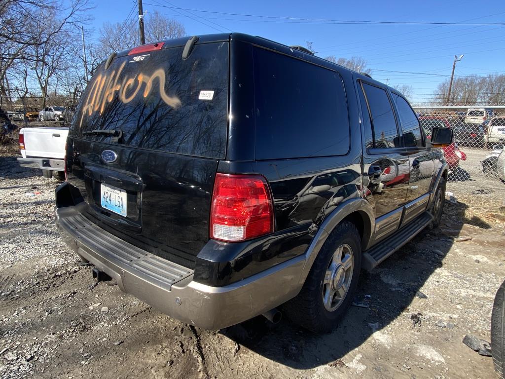 2004 Ford Explorer Tow#105626