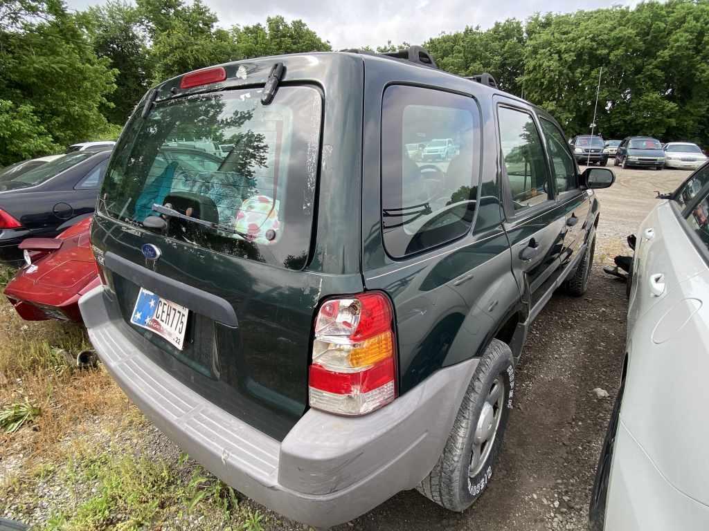 2002  FORD  ESCAPE   Tow# 106947