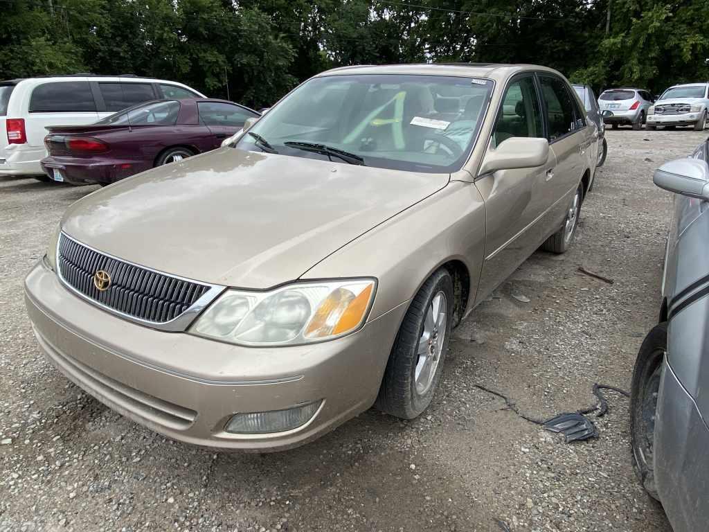 2001  Toyota  Avalon XLS   Tow# 108383