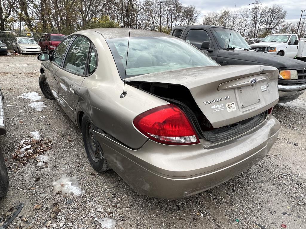 2005 Ford Taurus Tow# 1242