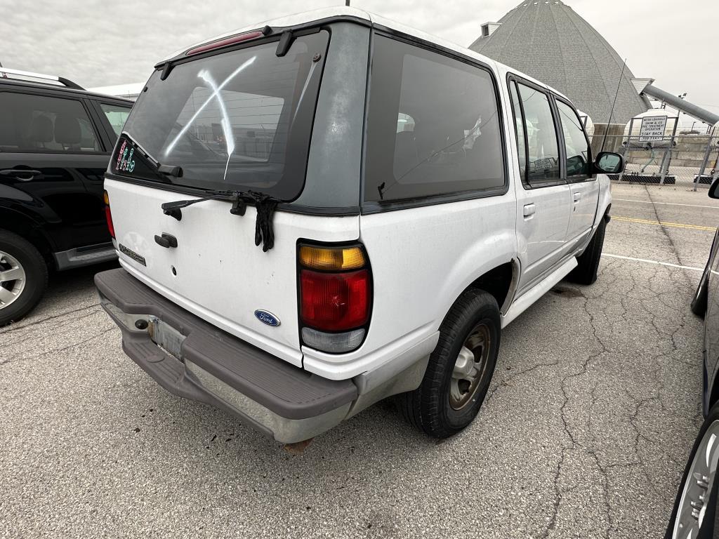 1996 FORD EXPLORER  Unit# 2427