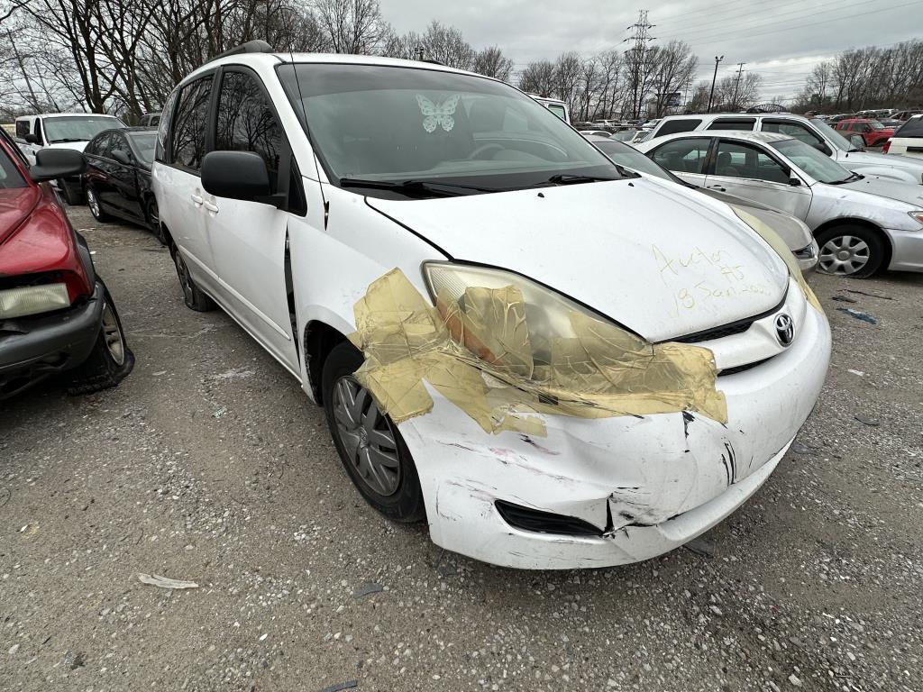 2006 Toyota Sienna Tow# 5451