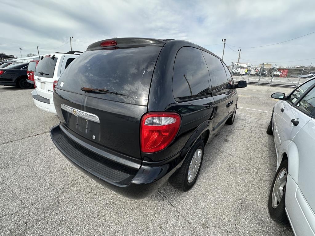 2006 CHRYSLER TOWN & COUNTRY Unit# 3460