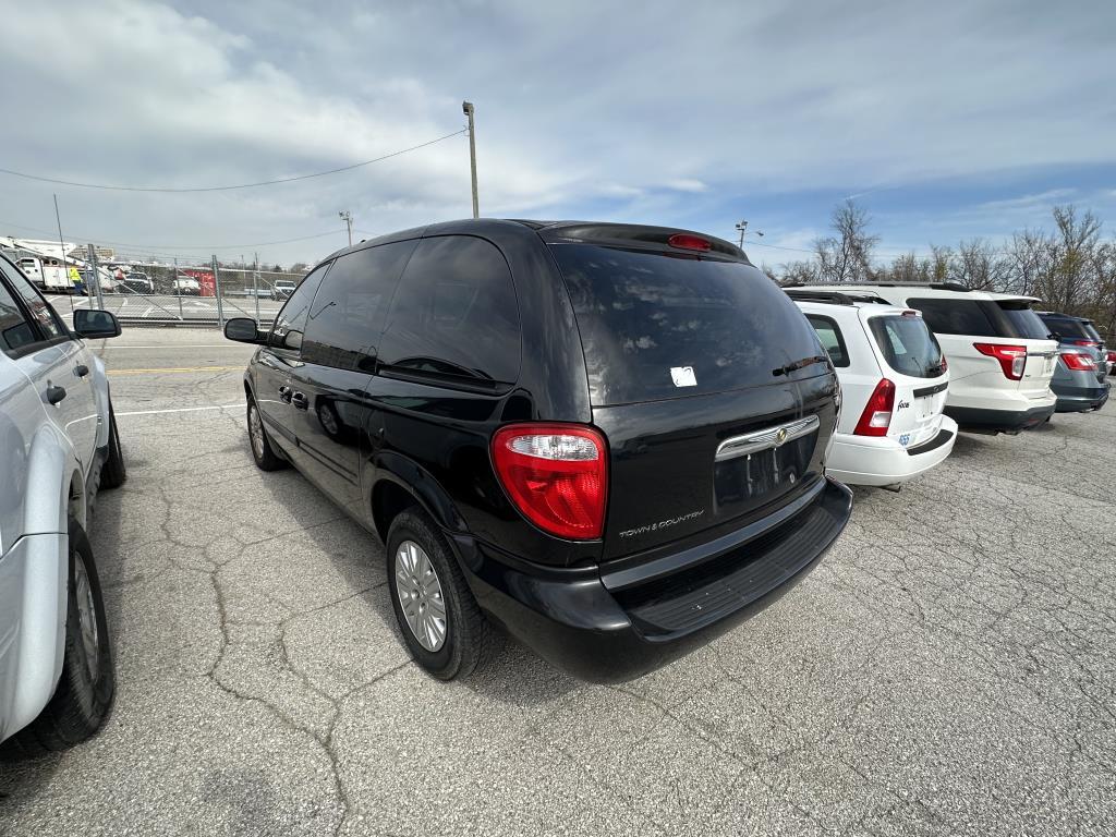 2006 CHRYSLER TOWN & COUNTRY Unit# 3460