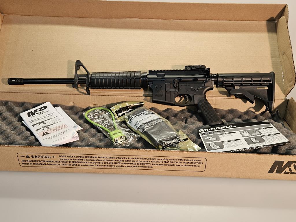 New Smith & Wesson M&P-15 Sport II 5.56 NATO AR-15