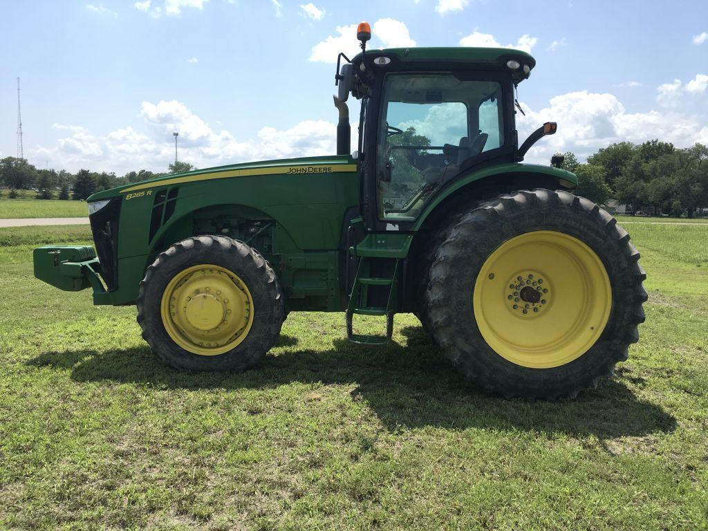 2012 John Deere 8285R MFWD