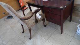 LOT DESK W/CHAIR