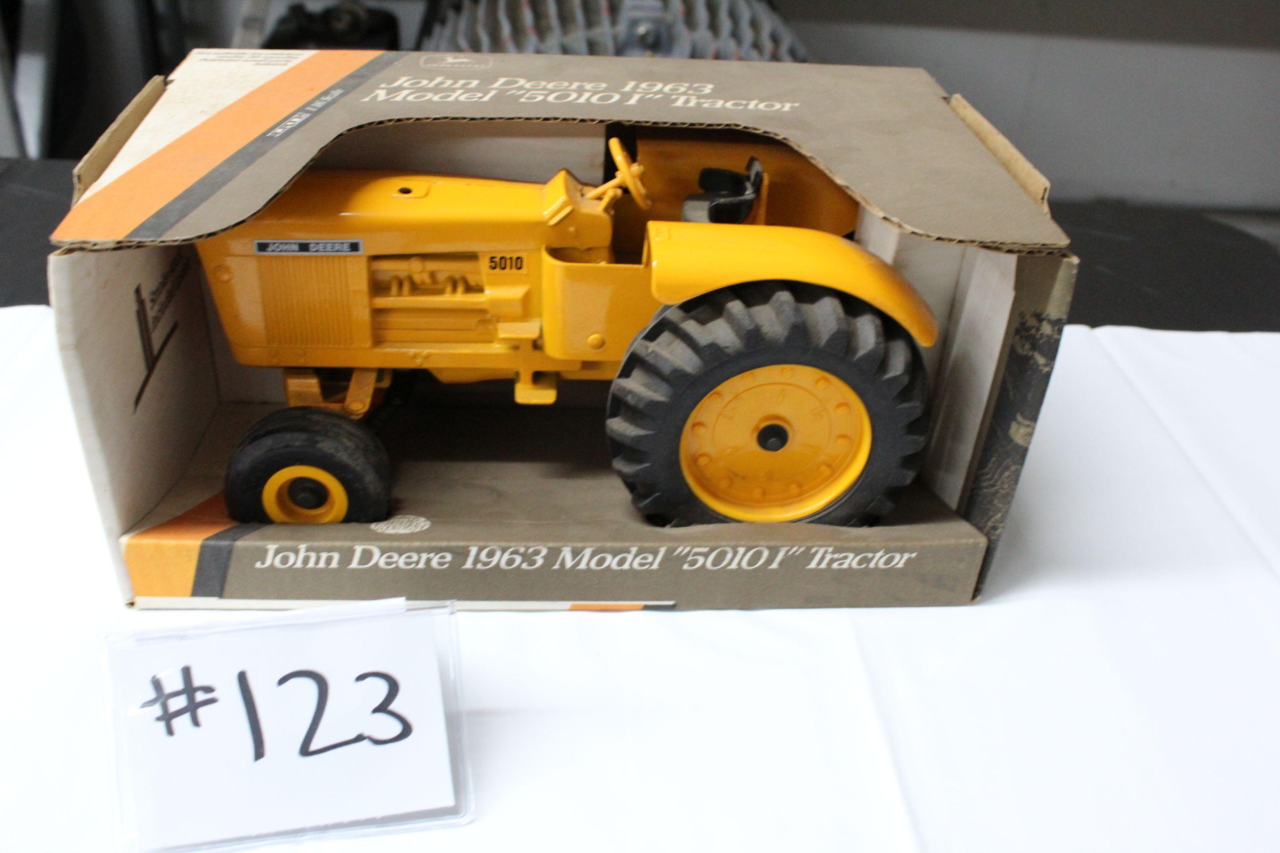 1963 JOHN DEERE MODEL "50101" TRACTOR (IN BOX)