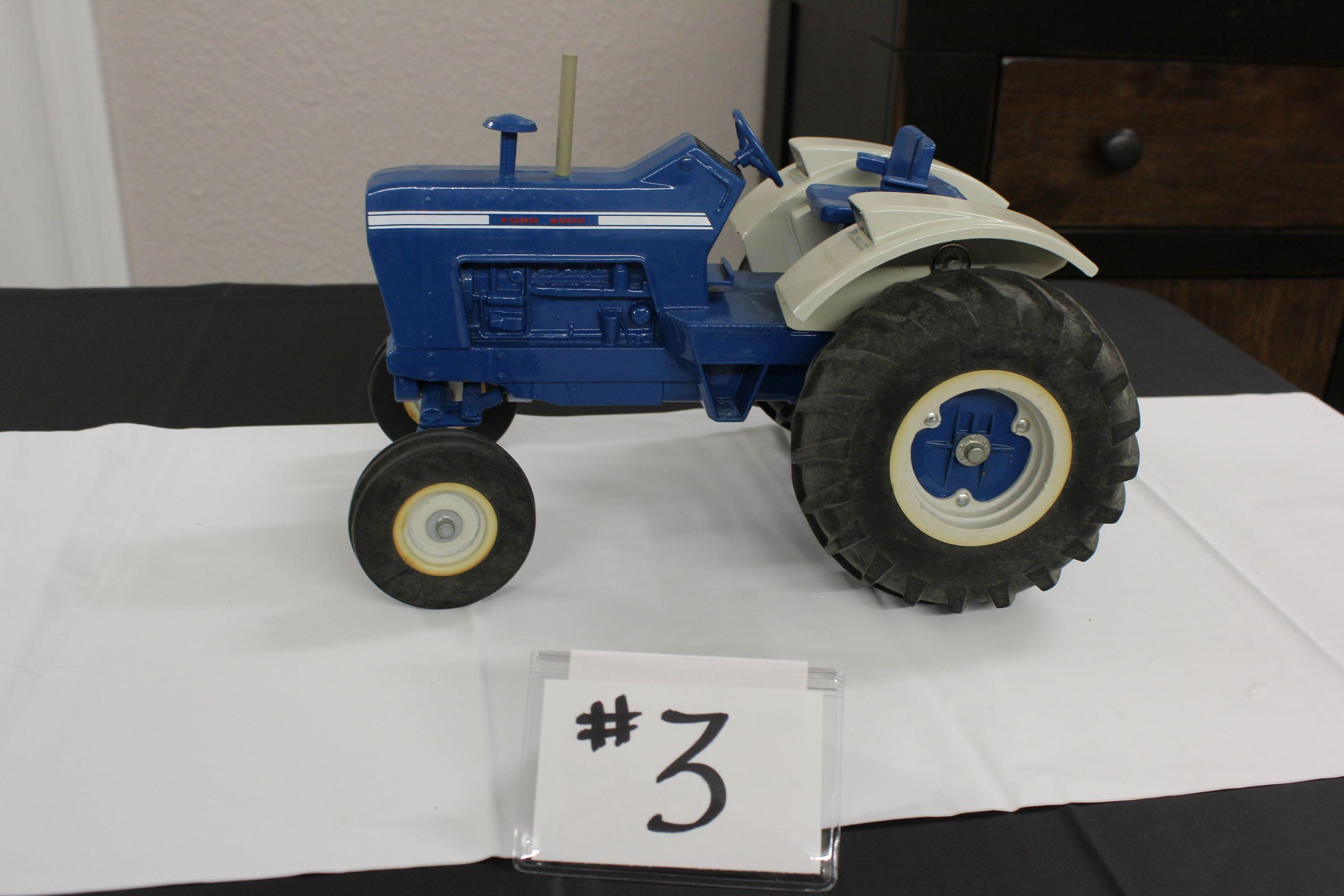 8000 FORD TRACTOR W/ FORD DISC