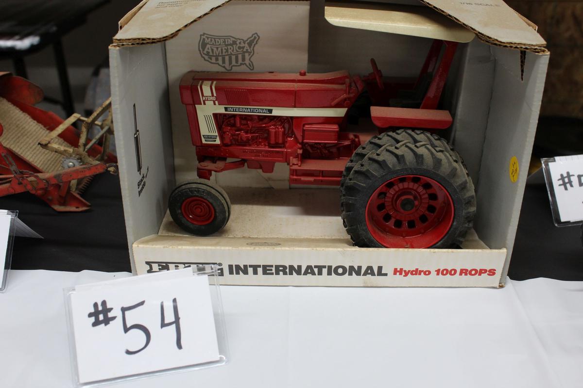 INTERNATIONAL HYDRO 100 ROPS TRACTOR (IN BOX)