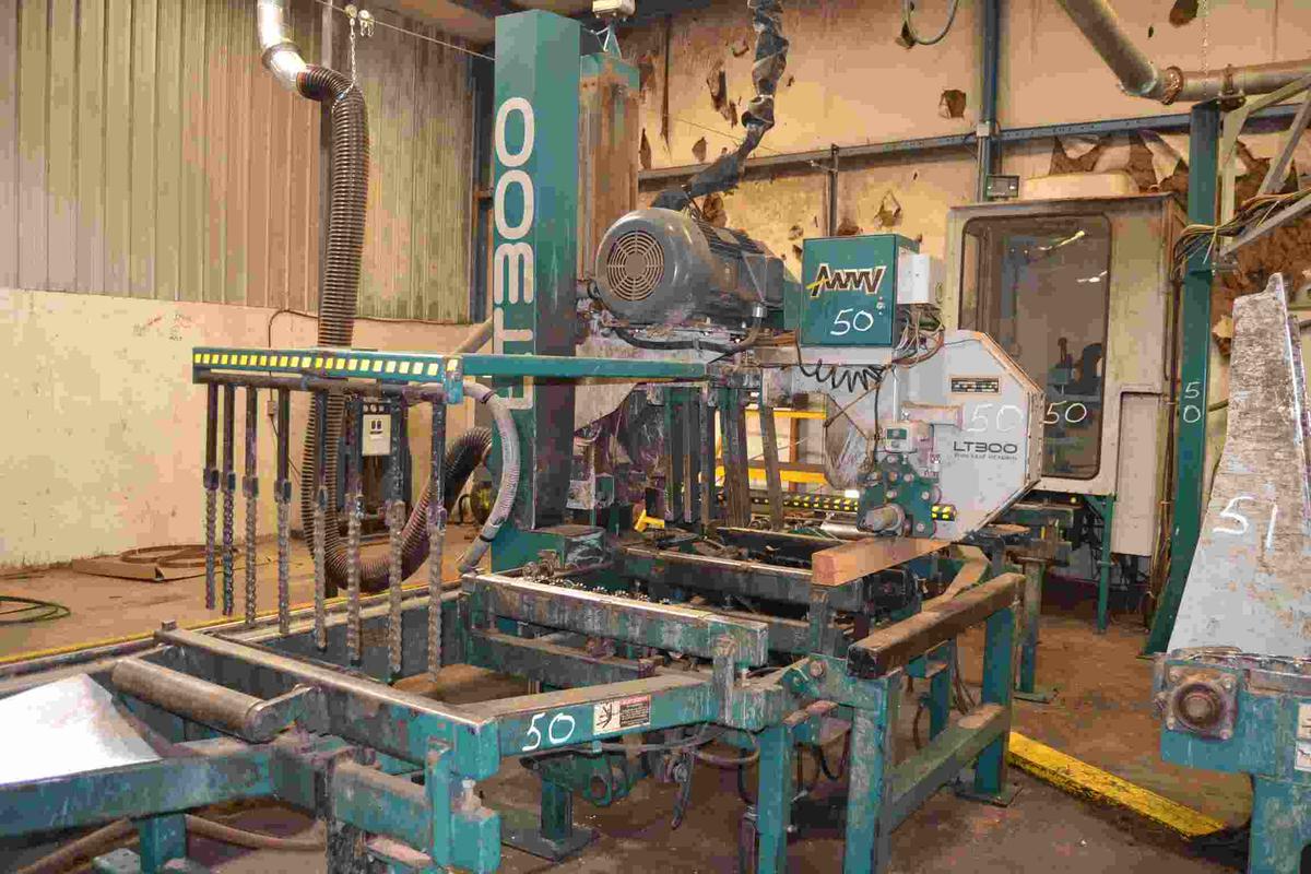 "WOODMIZER LT300 GRADE BAND MILL W/ LOG TURNER; W/4X4 CONTROL CAB' W/HYDRAULIC POWER PACK; W/PANTAGR