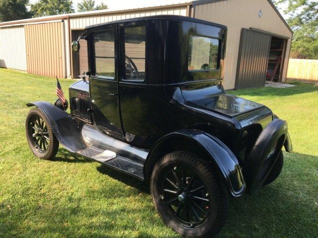 1925 Ford Model T Doctor's Coupe