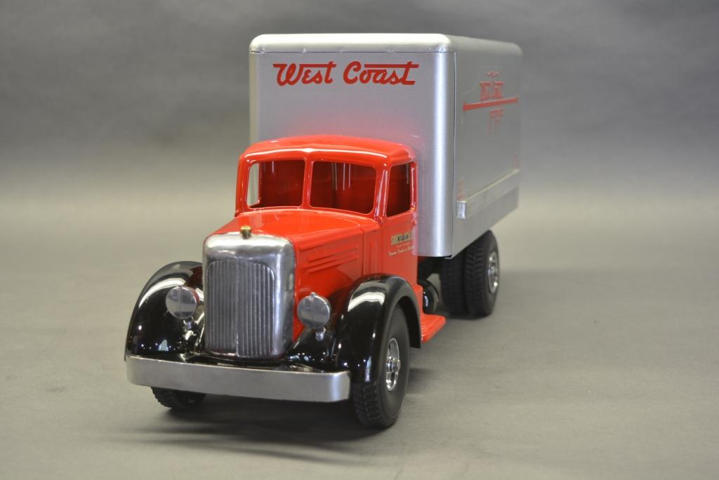 Custom Smith Miller L West Coast Freight Box Truck