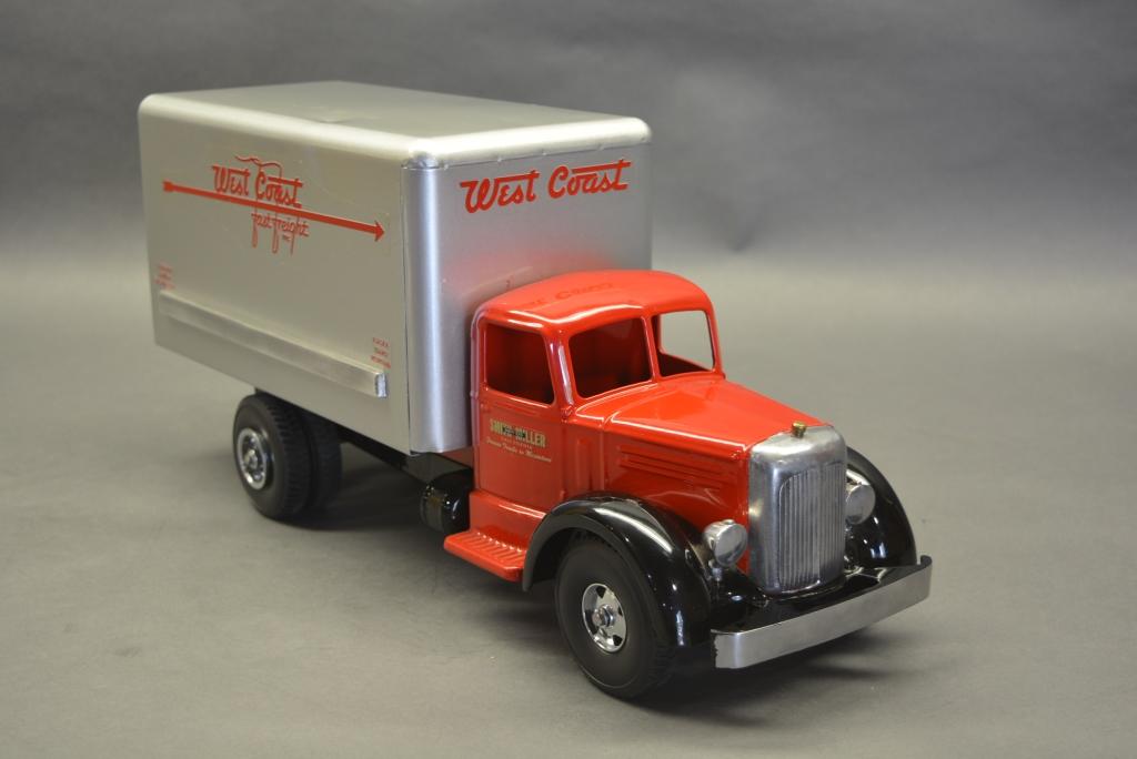 Custom Smith Miller L West Coast Freight Box Truck