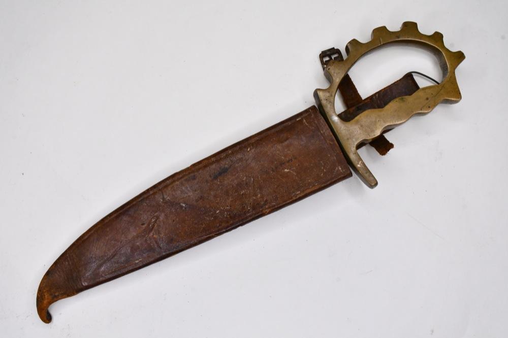 WWII Knuckle Duster Bowie Trench Knife