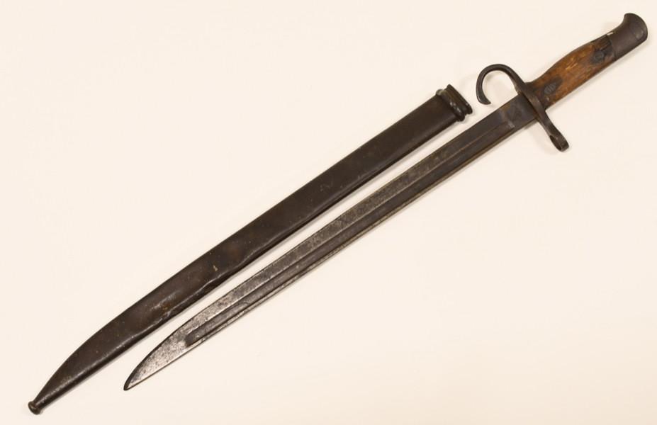 WWII Japanese Tokyo Arsenal Bayonet w/ Scabbard