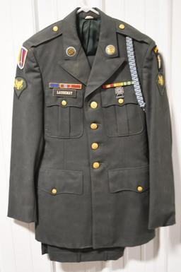 Vintage US Military Airborne Paratrooper Uniform